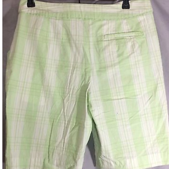 Izod Pants - 🎀IZod Light Green and White Plaid Shorts Walking